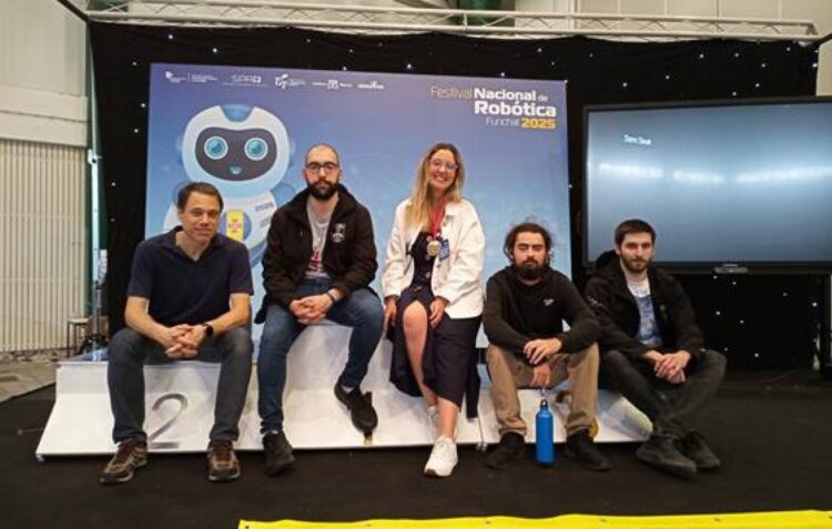 Estudantes da Escola Superior de Tecnologia e Gestão de Leiria vencem Festival Nacional de Robótica 2025