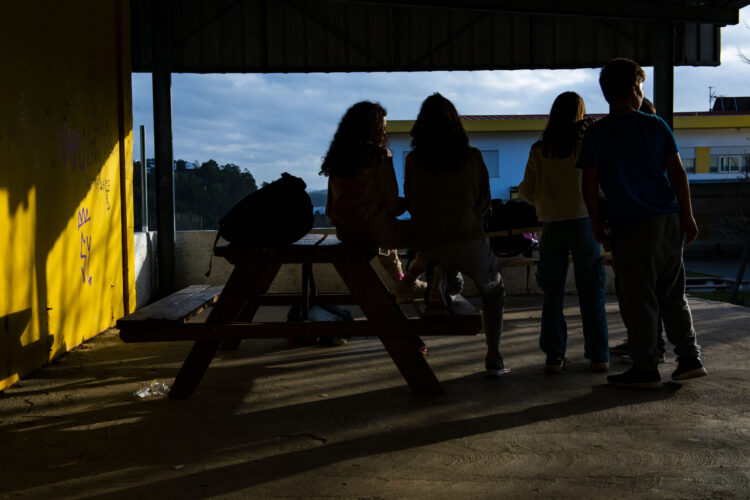 Mediadores culturais chegam às escolas para ajudar na integração de estrangeiros