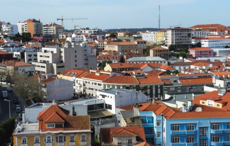 Leiria é a cidade com mais terrenos urbanos disponíveis