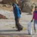 Voluntários retiram 210 quilos de lixo da Praia do Vale Furado