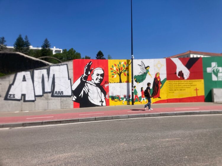 Vigília pelo papa Francisco inicia-se no mural da Jornada Mundial da Juventude em Leiria