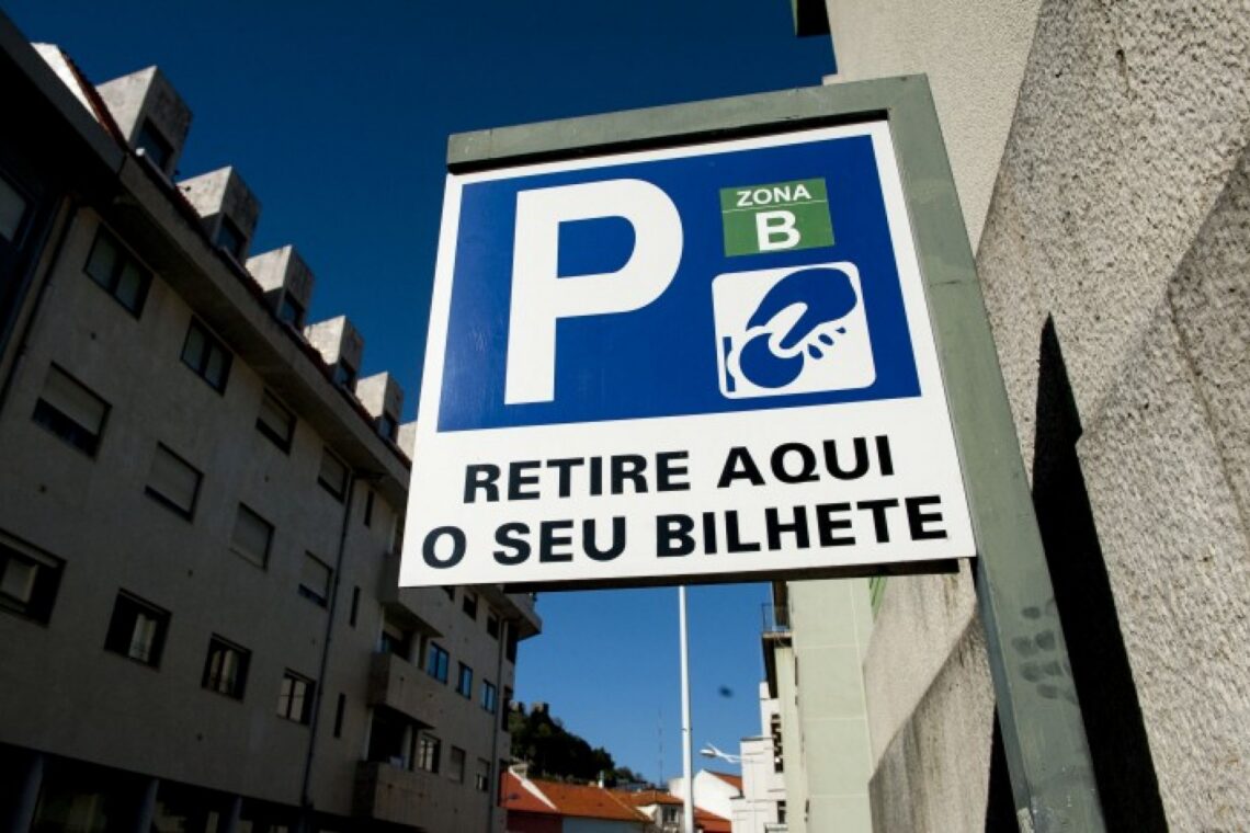 Fiscalização do estacionamento é uma das funções da polícia municipal