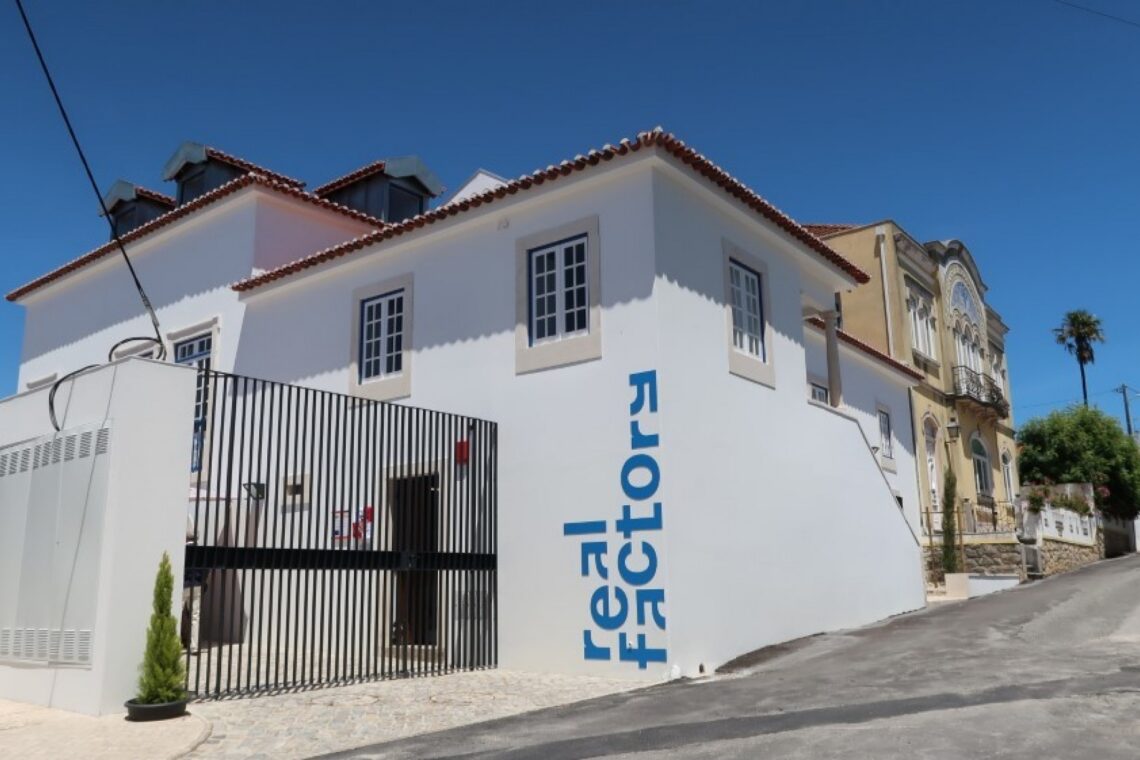 Conferência decorrerá na Real Factory que resultou da reabilitação da antiga Casa dos Calados, no Juncal