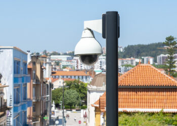 Encapuzados atacam no centro histórico de Leiria