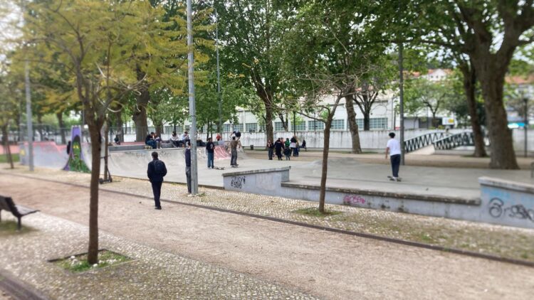Jovem esfaqueado em Leiria tem nacionalidade venezuelana e a polícia já ouviu uma testemunha