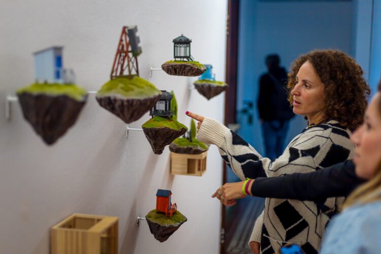 Exposições: Entre Espaços