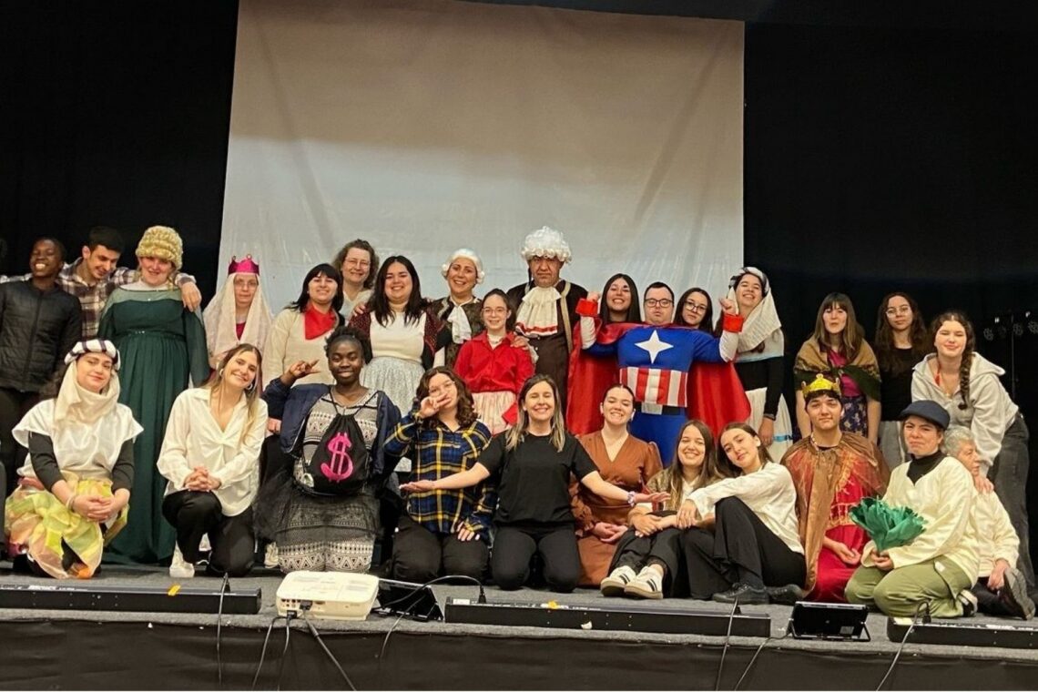 EPAMG dinamizou teatro inclusivo com clientes da APPACDM