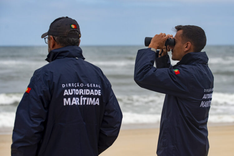 Mar de Inverno arrasta dois irmãos no Pedrógão. Autoridades pedem cautela