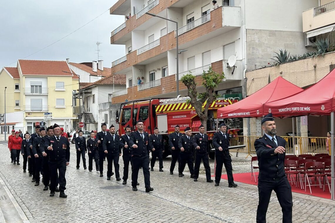 Bombeiros de Porto de Mós festejam 75 anos com cinco novas  viaturas