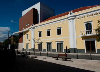 Espectáculo comunitário “Colmeia” apresenta-se no Teatro Stephens