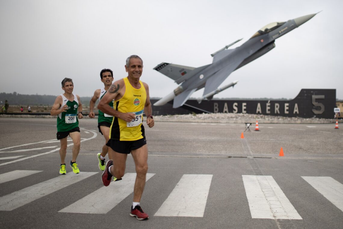 Quer correr ao lado de F-16? Estão abertas as inscrições para a Corrida de Monte Real