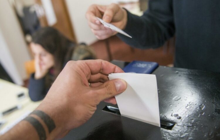 Legislativas 2025: Projecções apontam para taxa de abstenção até aos 47,7%