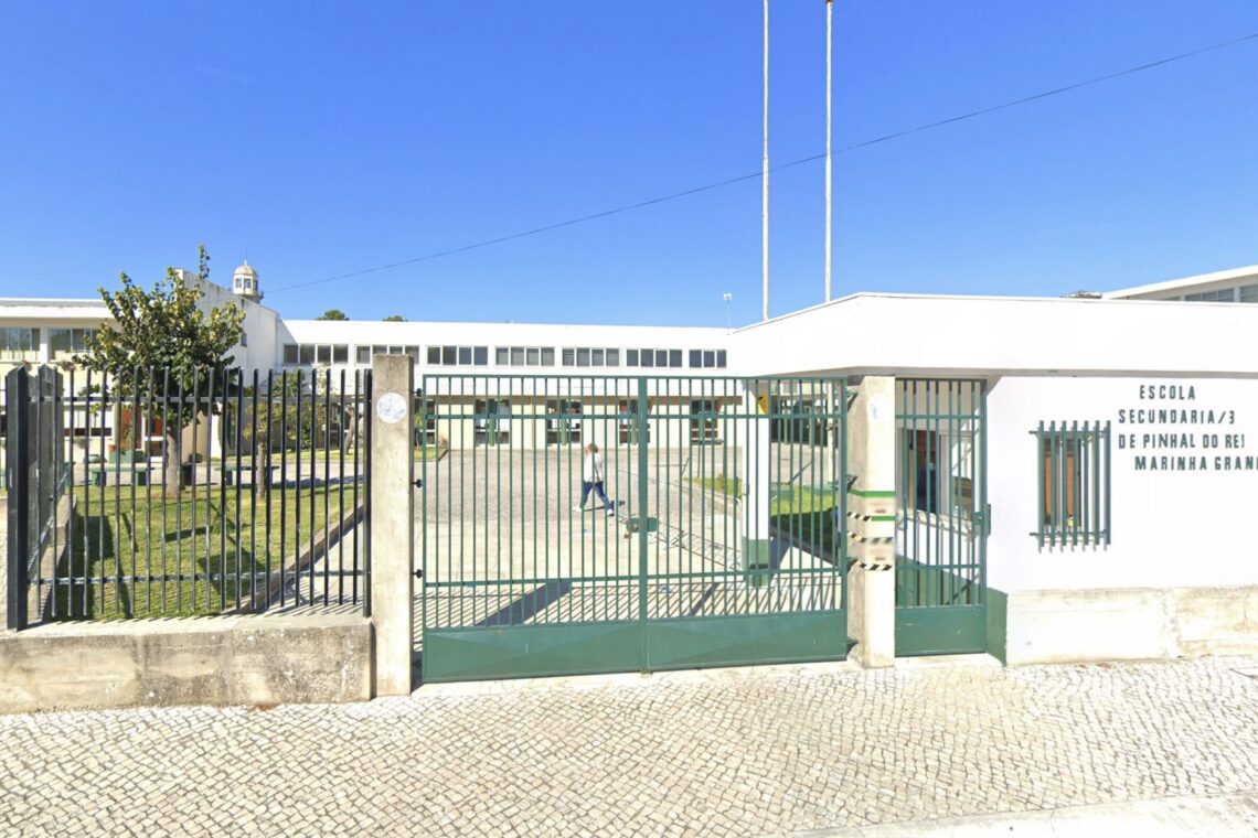 Escola Secundária Pinhal do Rei garante financiamento de 5,4 milhões