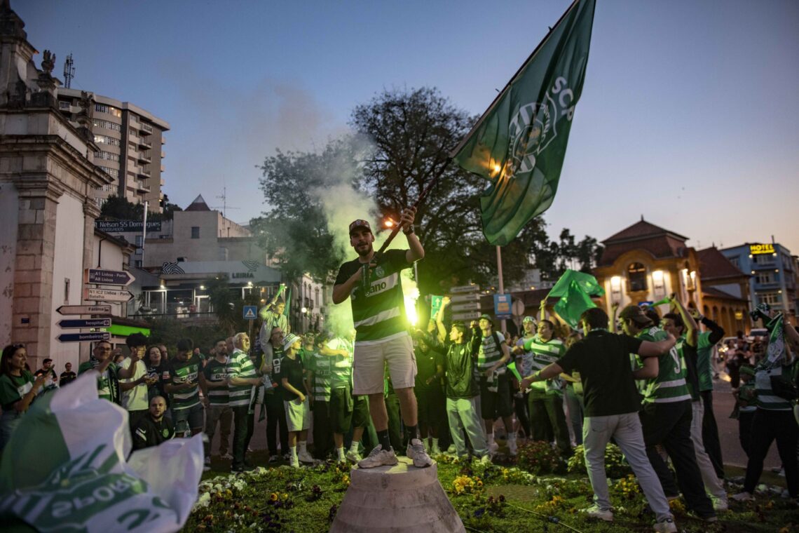 Sportinguistas festejam bi-campeonato em Leiria