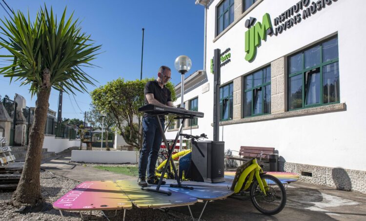 Sábados de rock. A pedalar estrada fora, os concertos do Instituto Jovens Músicos chegam na bicicleta que também é palco