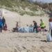 Voluntários retiram mais de 160 quilos de lixo do areal
