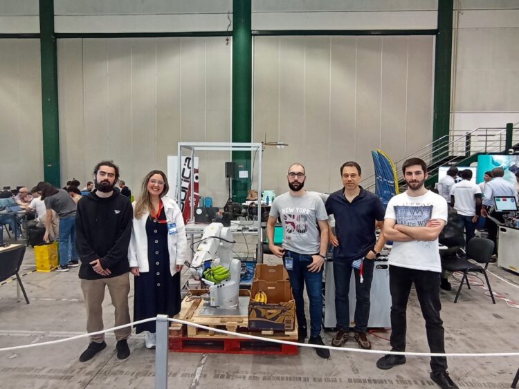 Alunos do IPL vencem concurso com robot para embalar bananas