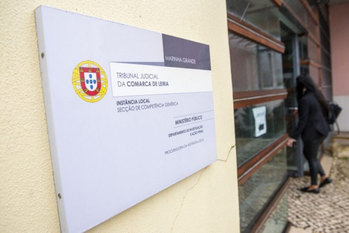 Ama condenada por maus-tratos a pena suspensa de 2 anos na Marinha Grande