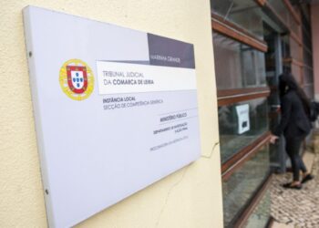 Ama condenada por maus-tratos a pena suspensa de 2 anos na Marinha Grande