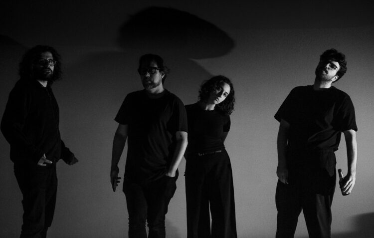 Esquerda. “Sangue Menstrual” anuncia música de intervenção para os tempos de agora