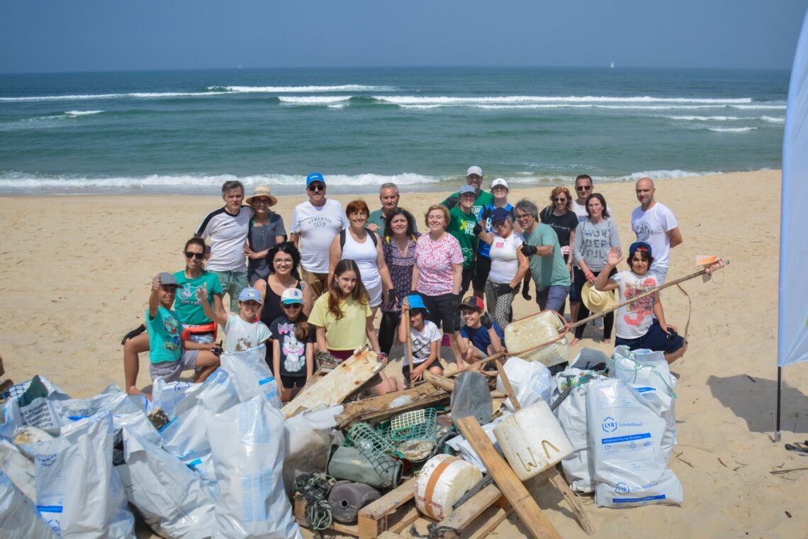 Voluntários recolhem 290 quilos de lixo na Praia do Vigão, no Pedrógão