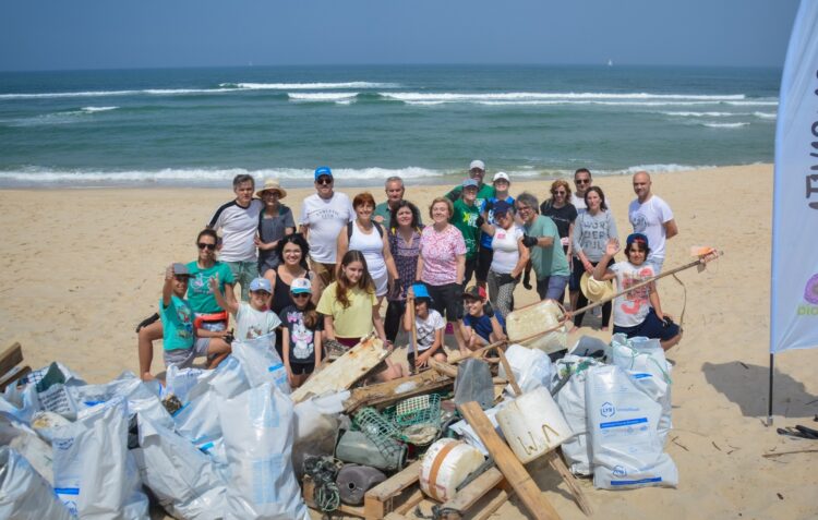 Voluntários recolhem 290 quilos de lixo na Praia do Vigão, no Pedrógão