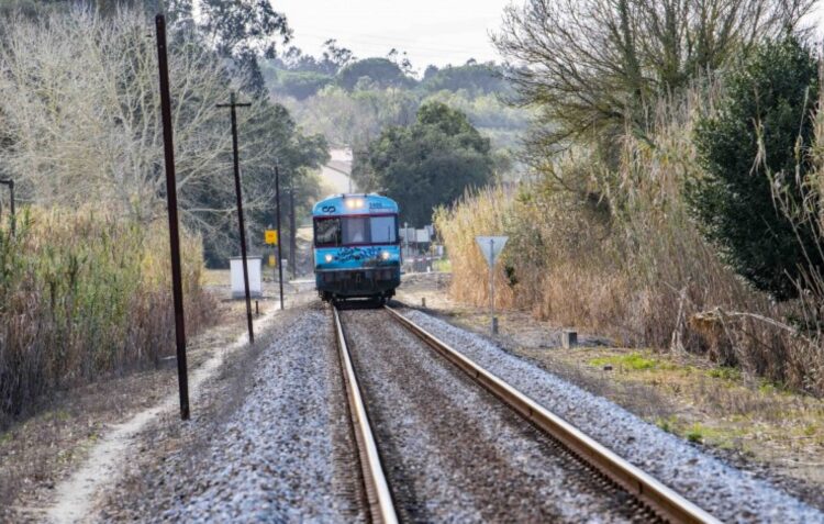 Nova passagem sobre Linha do Oeste abre no sábado nas Caldas da Rainha