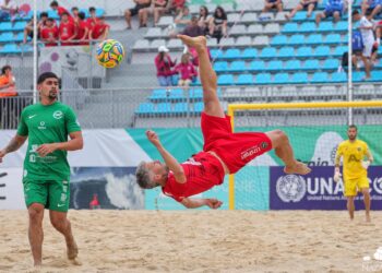 Torneios levam à Nazaré os melhores clubes de futebol de praia