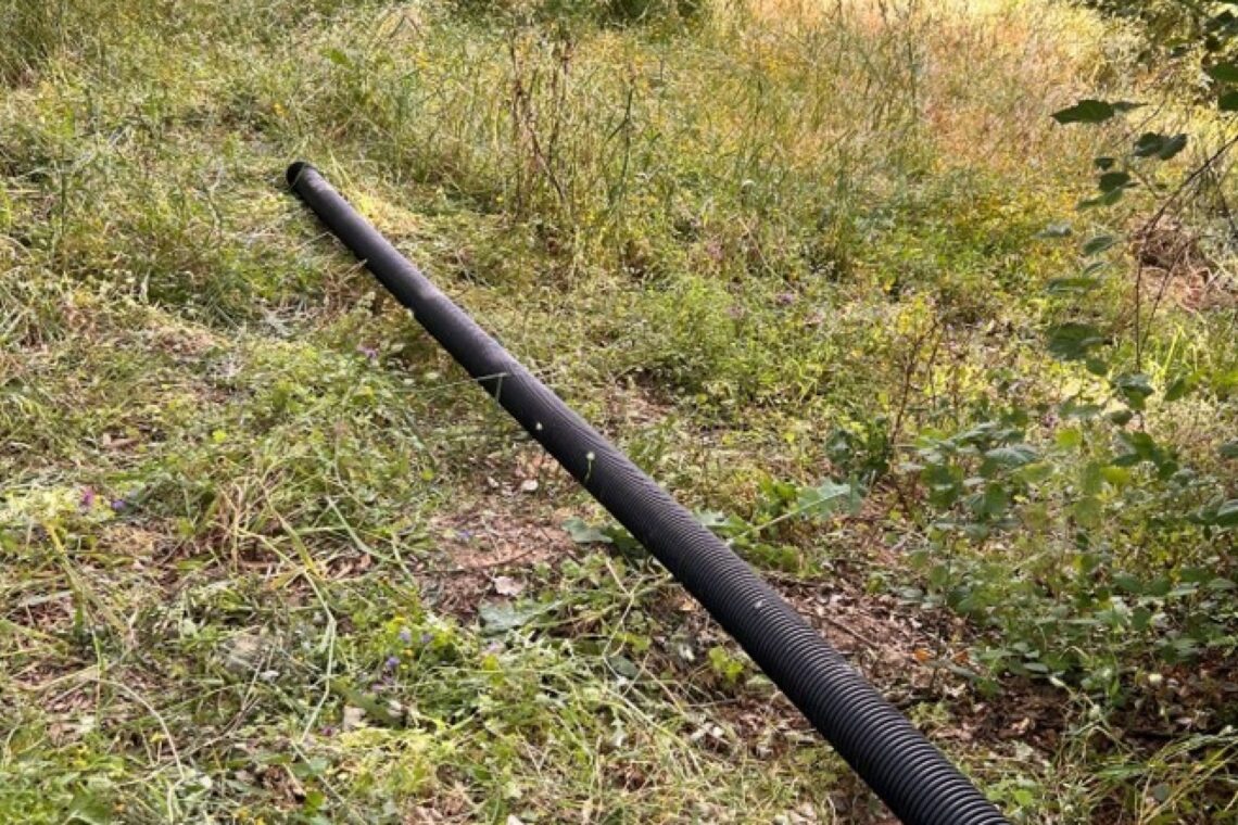 Condomínio habitacional envia fossa sem tratamento para o solo em Alcobaça