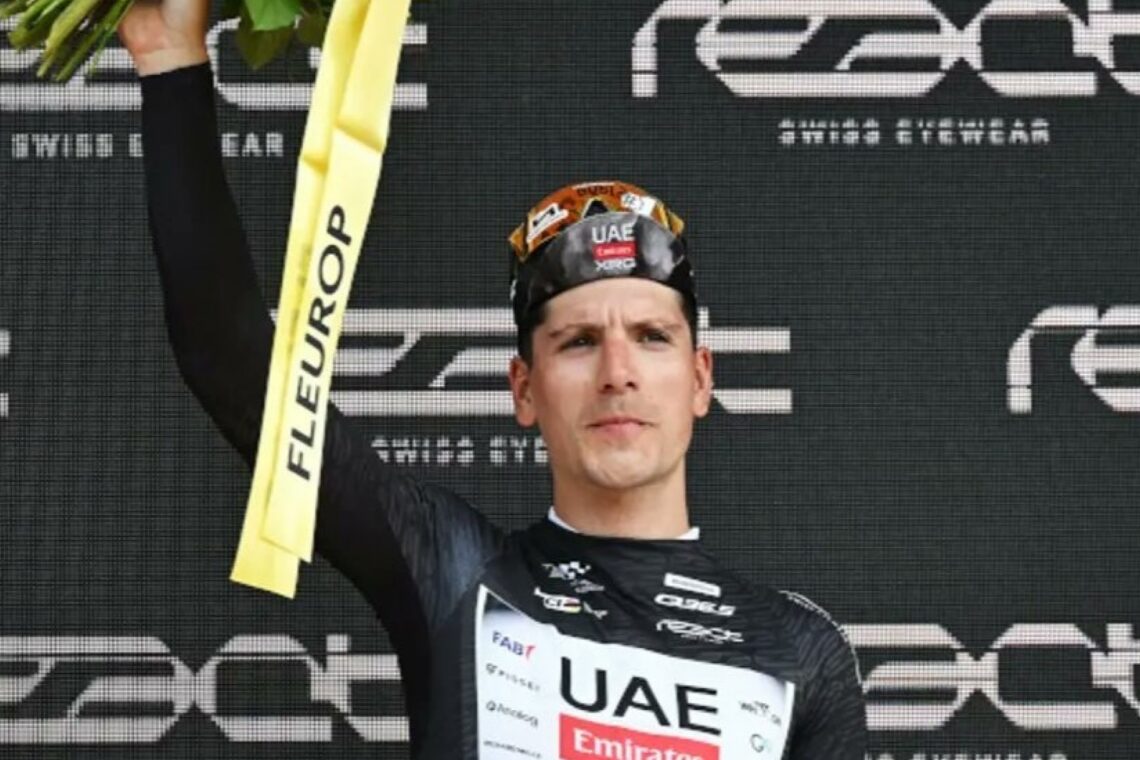 João Almeida vence cronoescalada e conquista vitória na Volta à Suíça