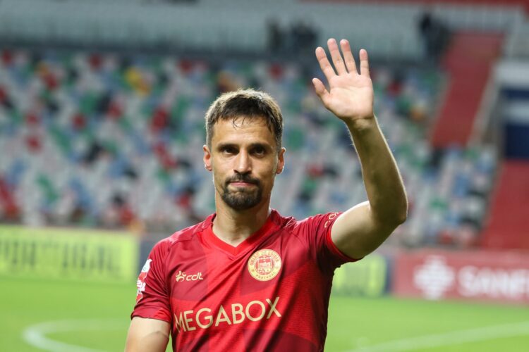 União de Leiria: há jogadores de saída e interdição à inscrição de atletas foi levantada