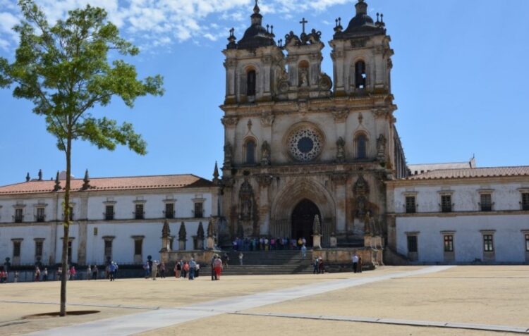 Alcobaça abre portas ao património local
