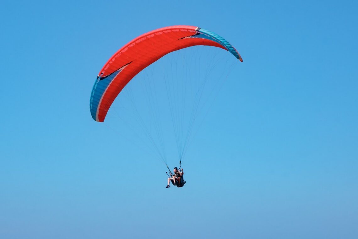 Queda de parapente causa ferido grave
