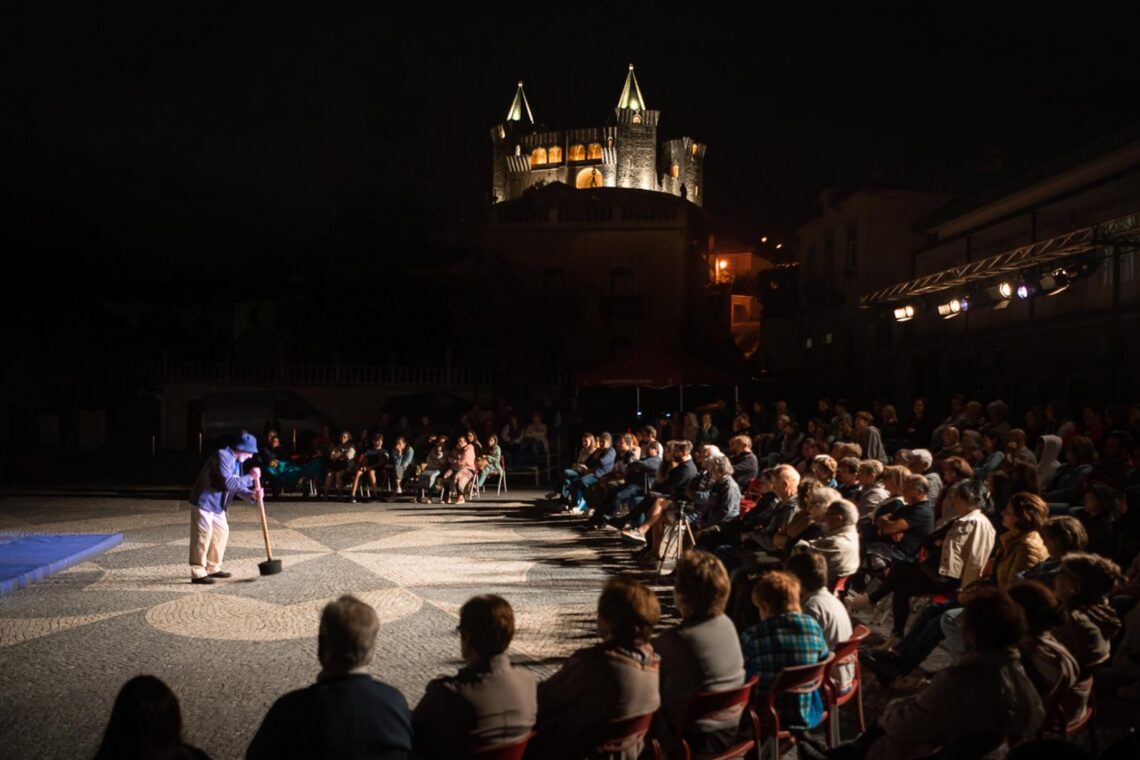 Sete grupos no festival de teatro de rua de Porto de Mós