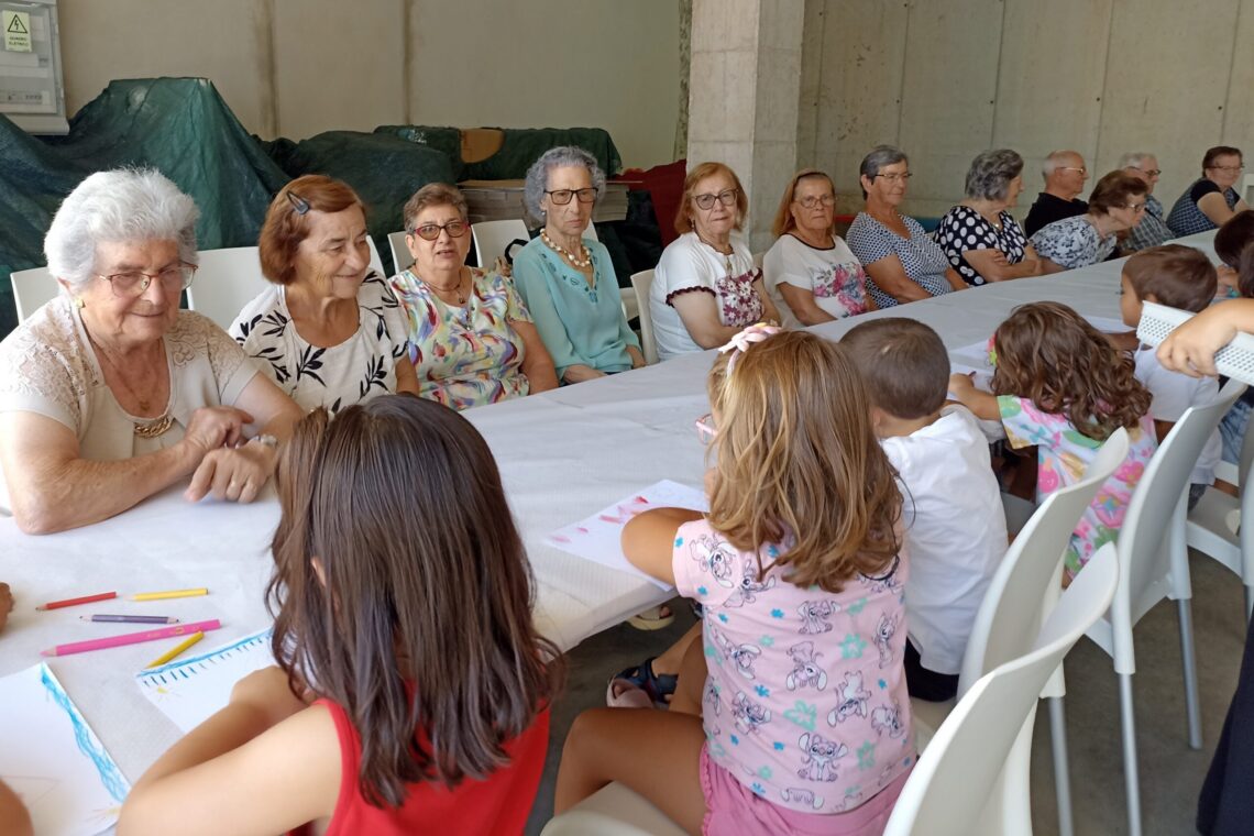 Projecto Abraço de Ouro atenua solidão de idosos em Porto de Mós