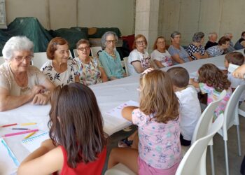 Projecto Abraço de Ouro atenua solidão de idosos em Porto de Mós
