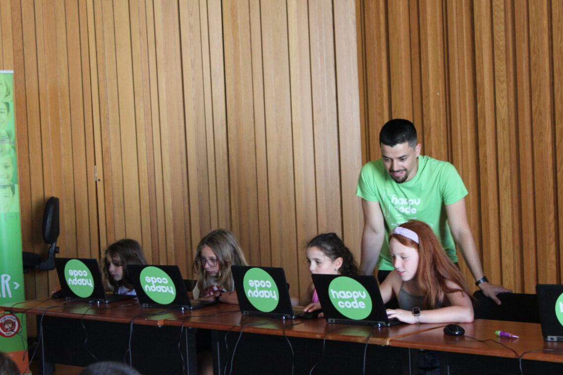 Marinha Grande convida crianças para férias de tecnologia, desporto e arte