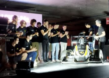 Carro TEK-26e apresentado por equipa de Formula Student do IPLeiria