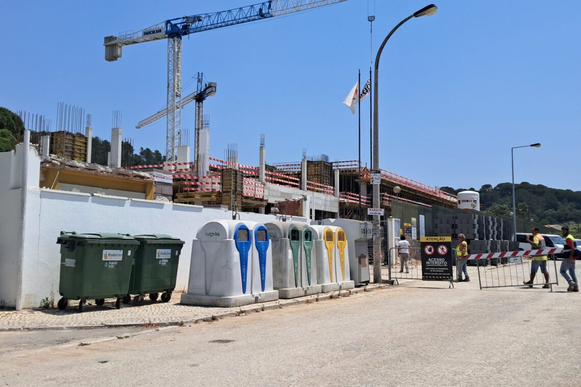 Obras na Secundária de Porto de Mós podem deixar alunos sem aulas de apoio