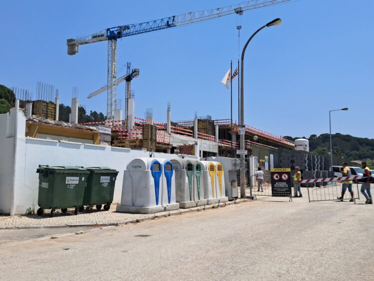 Obras na Secundária de Porto de Mós podem deixar alunos sem aulas de apoio