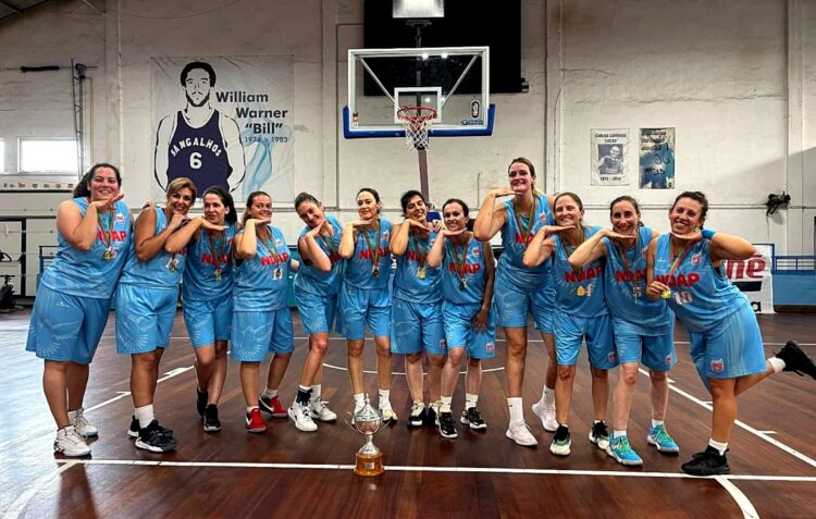 A velocidade não é a mesma, mas o drible no basquetebol nunca se esquece