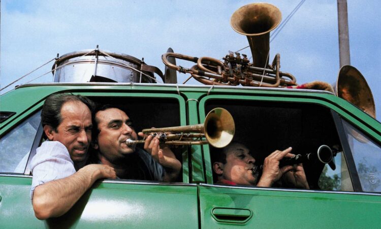 Ti Milha. Não há banda romani mais rápida do que a Fanfare Ciocărlia