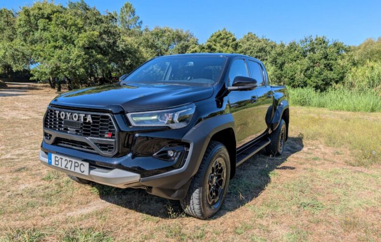 Caetano Auto estreia Hilux GR Sport 2 nas Festas do Bodo
