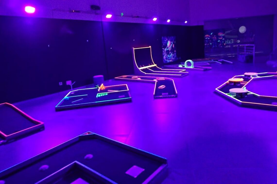 Irmãos David e Pedro Caseiro criam maior espaço minigolfe indoor do País