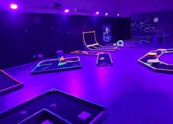 Irmãos David e Pedro Caseiro criam maior espaço minigolfe indoor do País