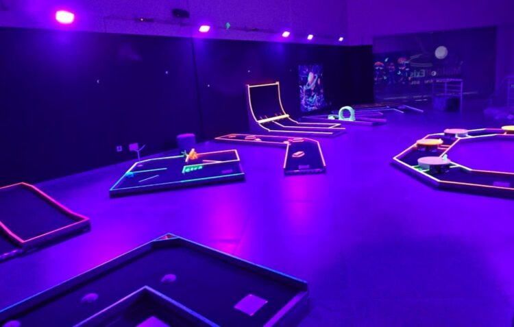 Irmãos David e Pedro Caseiro criam maior espaço minigolfe indoor do País