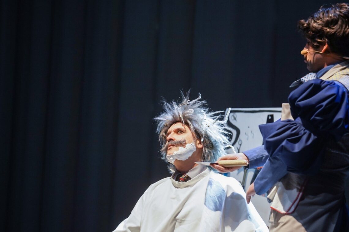 Ópera no Mosteiro da Batalha com O Barbeiro de Einstein