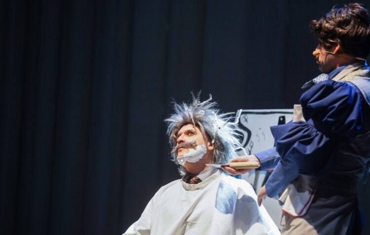 Ópera no Mosteiro da Batalha com O Barbeiro de Einstein