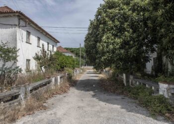 Com 42 casas vazias, bairro da prisão continua sem plano de recuperação