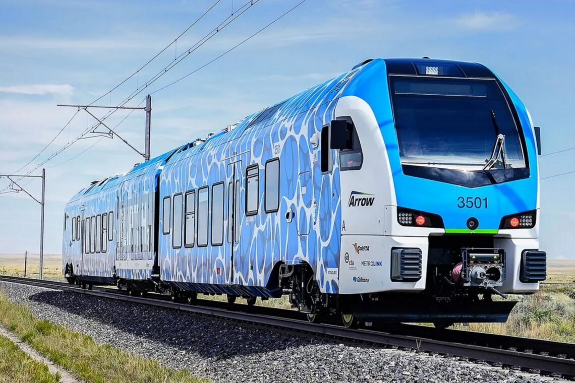 Novos comboios da CP vão circular na Linha do Oeste em 2026